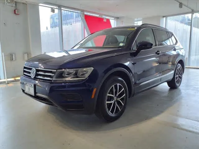 Used 2020 Volkswagen Tiguan SE w/ Panoramic Sunroof Package