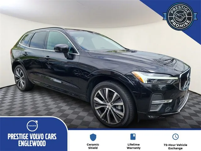 Used 2021 Volvo XC40 T5 Momentum