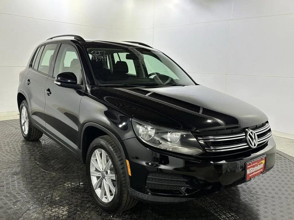 Used 2011 Chevrolet Equinox LT w/ Driver Convenience Package