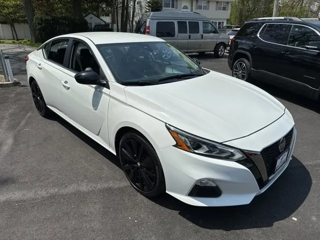 Used 2017 INFINITI Q60 Red Sport 400