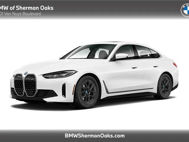 New 2024 BMW X3 sDrive30i w/ Premium Package