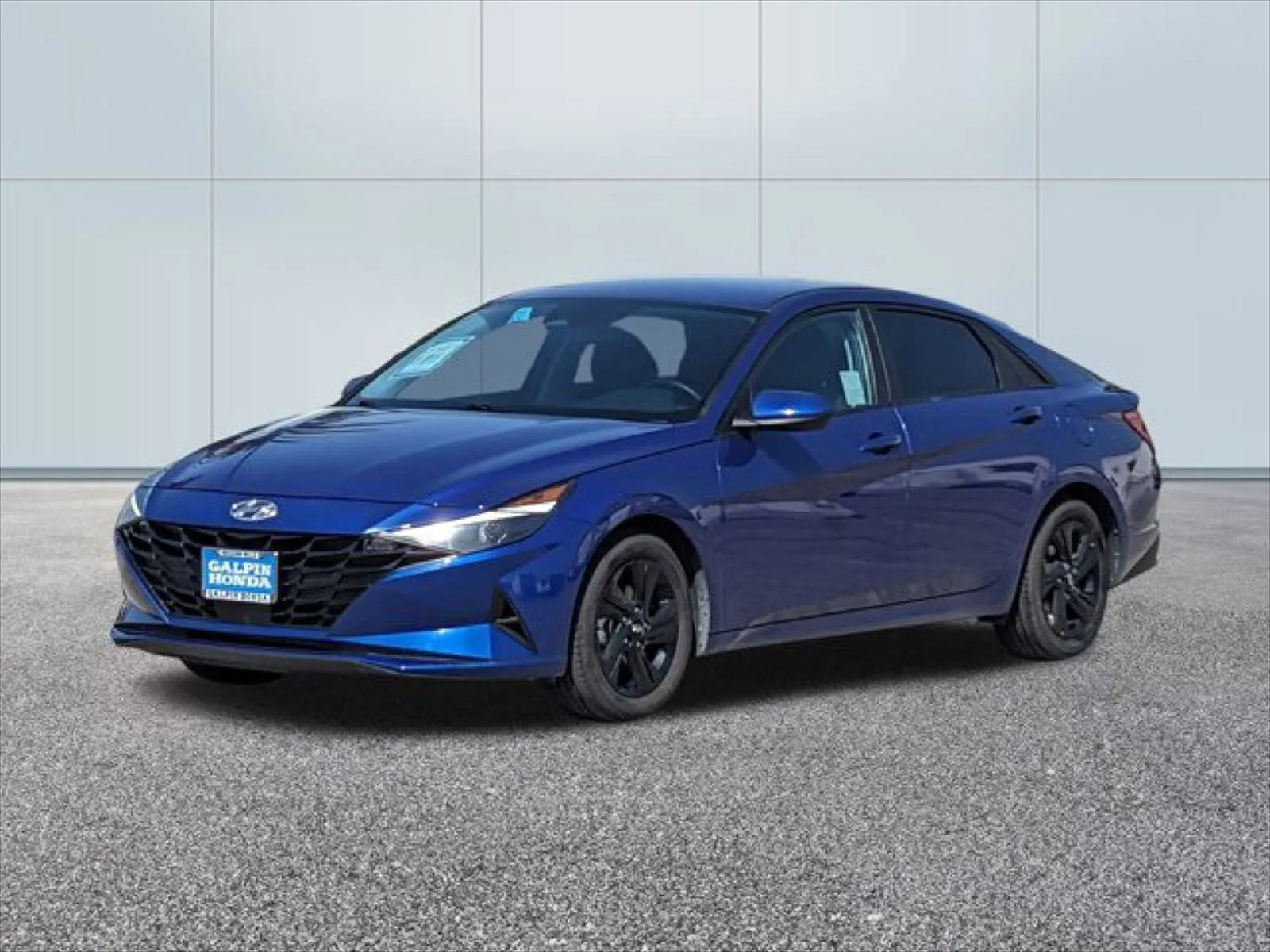 Used 2017 Hyundai Elantra Limited w/ Limited Tech Package 04