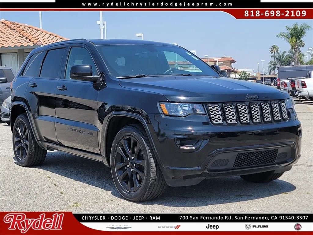 Used 2019 Dodge Grand Caravan SXT w/ Blacktop Package
