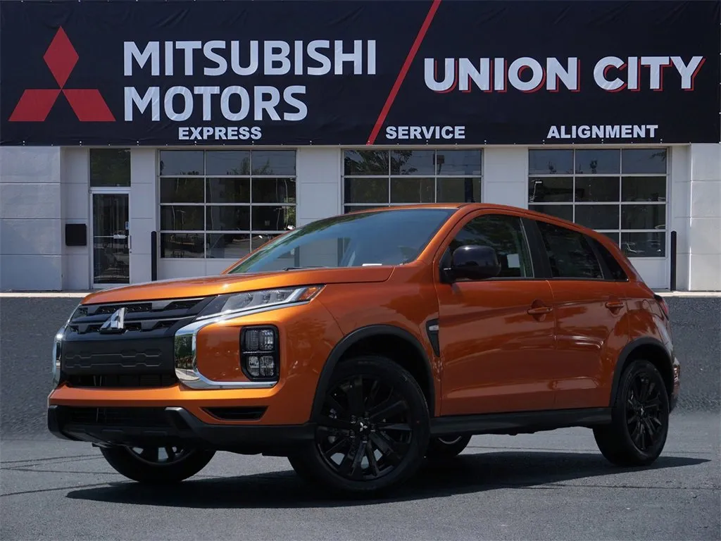 New 2024 Mitsubishi Eclipse Cross LE