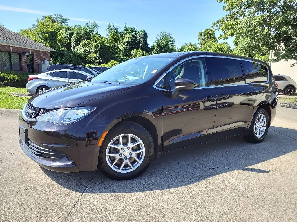 Used 2017 Chrysler Pacifica LX