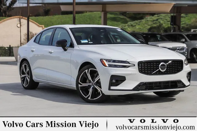 New 2023 Volvo XC40 B5 Ultimate w/ Protection Package Premier