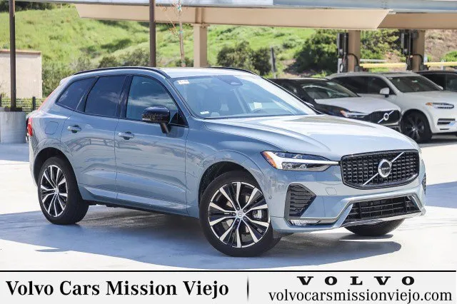 New 2022 Volvo S60 B5 Inscription w/ Climate Package