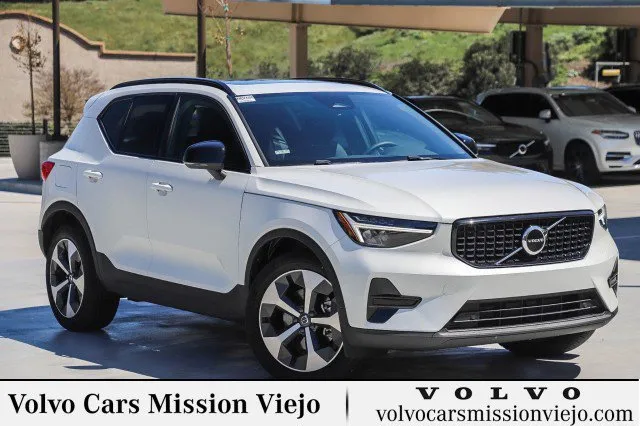New 2024 Volvo XC40 B5 Plus w/ Climate Package