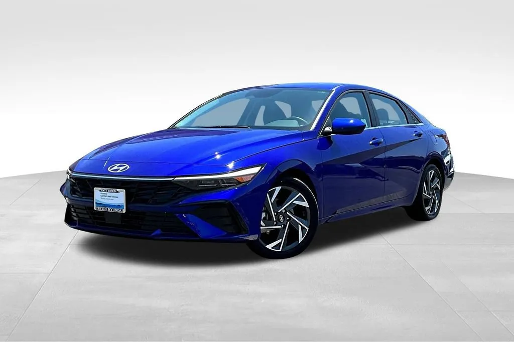 Used 2024 Hyundai Elantra SEL w/ Convenience Package