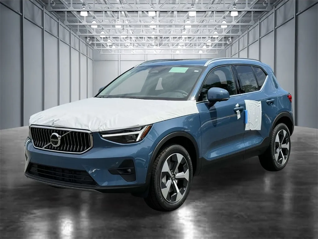 New 2024 Volvo XC40 B5 Plus w/ Protection Package Premier