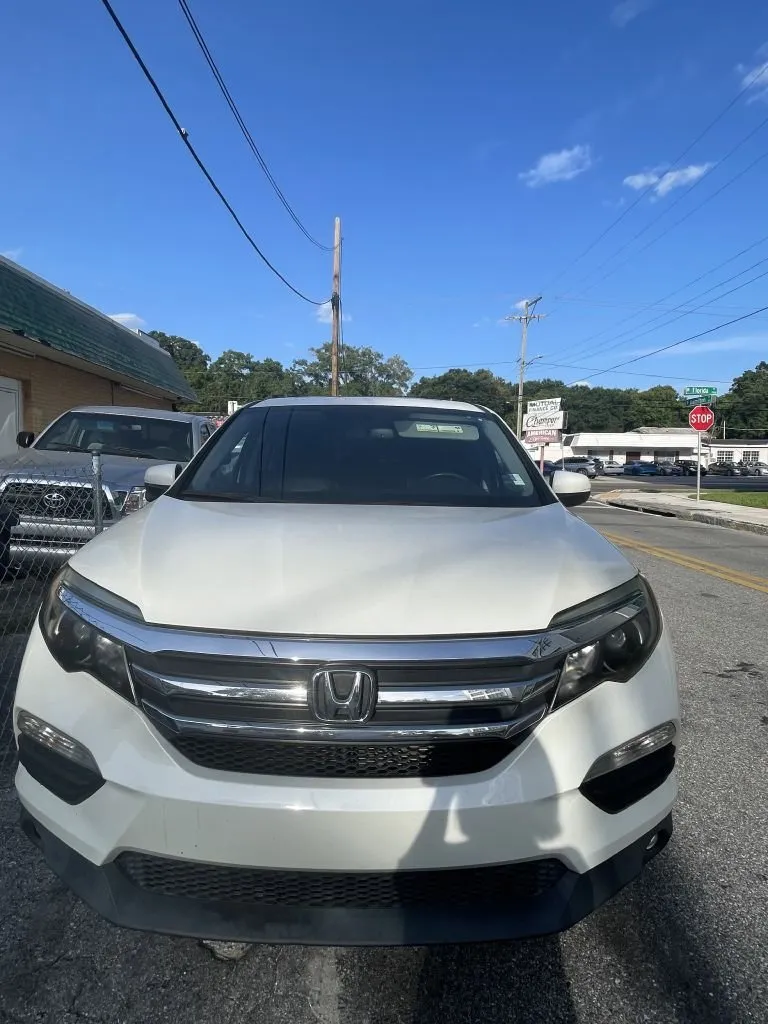 Used 2015 Toyota Camry SE