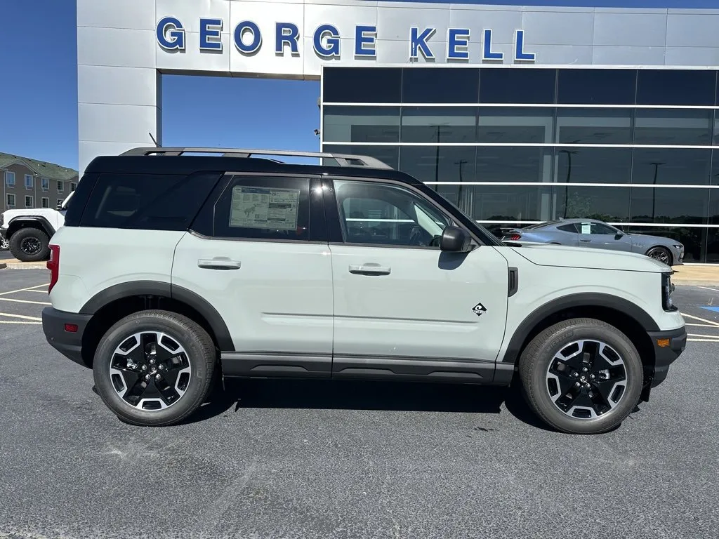 New 2024 Ford Bronco Sport Outer Banks w/ Tech Package
