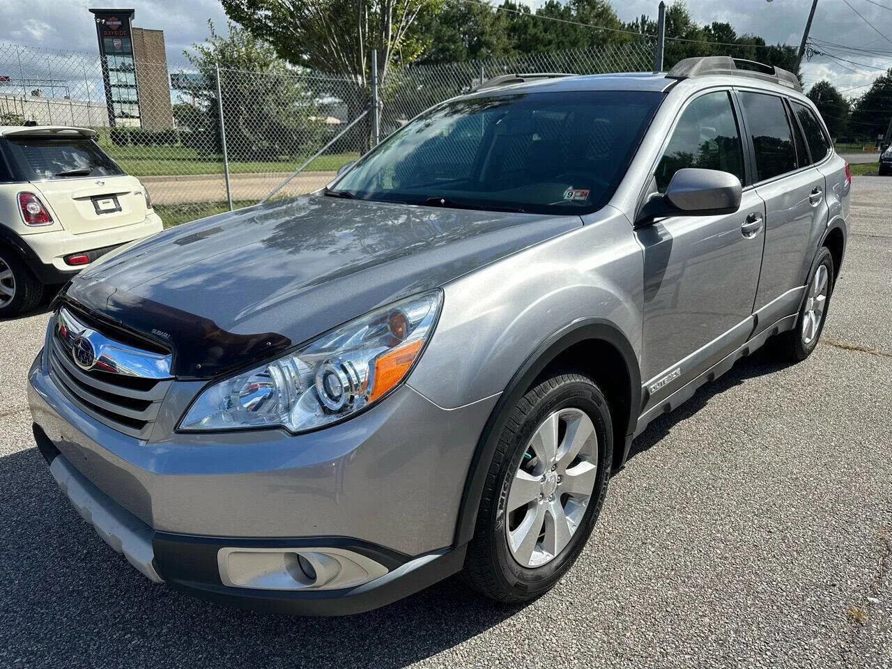 Used 2010 Volkswagen Routan SE