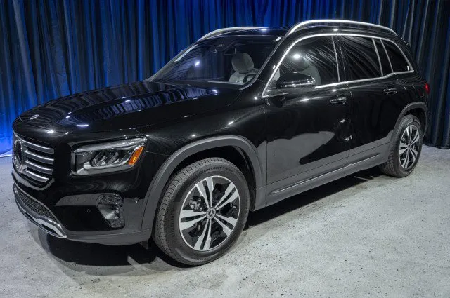 New 2025 Mercedes-Benz GLA 250