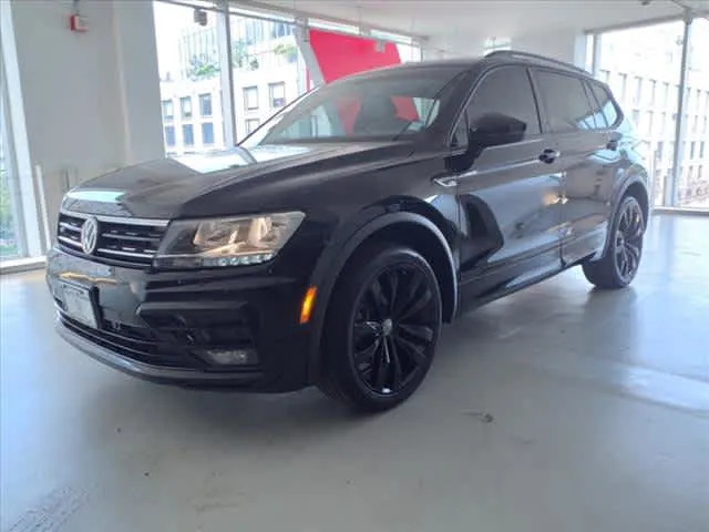 Certified 2021 Volkswagen Tiguan SE w/ Panoramic Sunroof Package