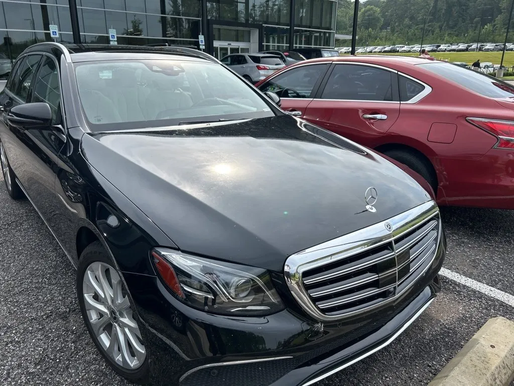 Used 2021 Mercedes-Benz GLC 300 w/ AMG Line