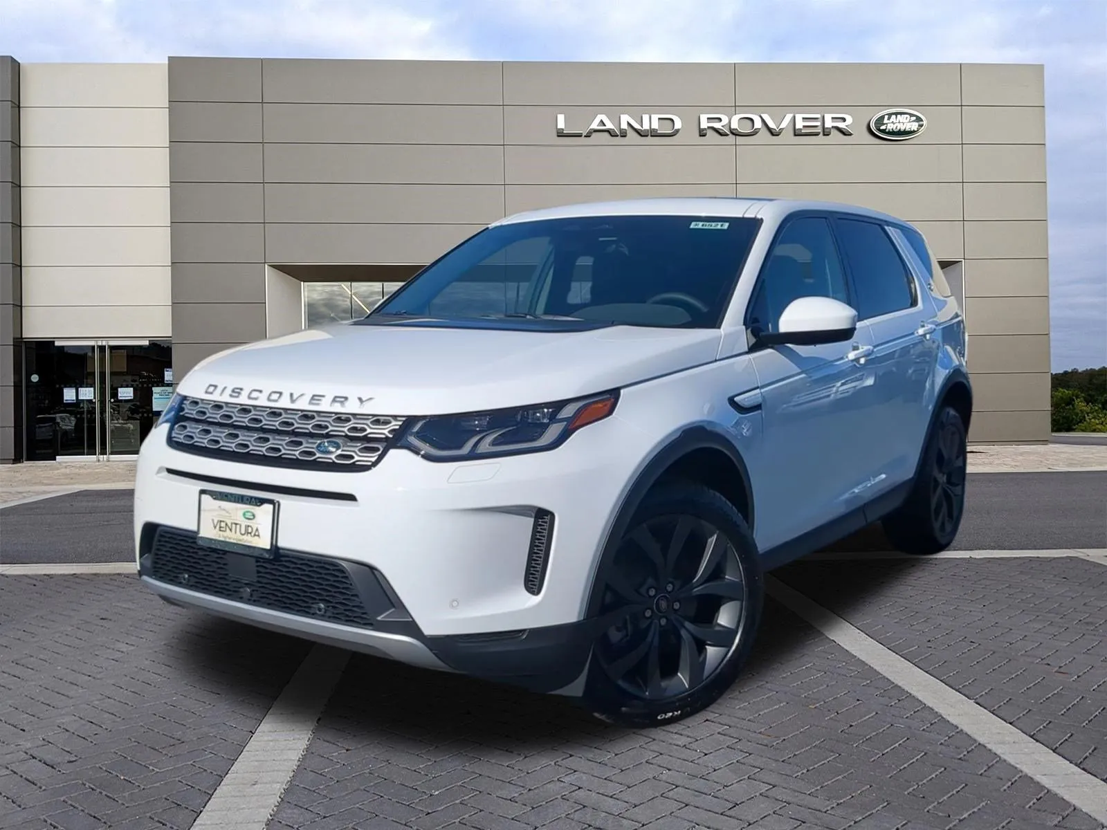 New 2023 Land Rover Discovery Sport SE