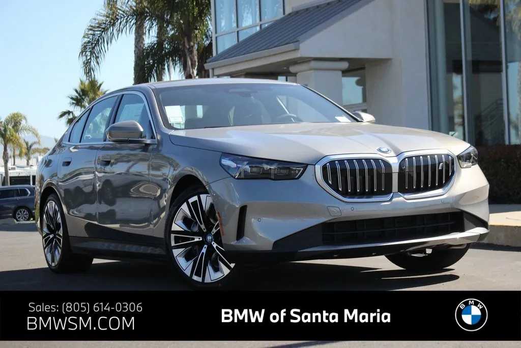 New 2024 BMW X3 sDrive30i w/ M Sport Package