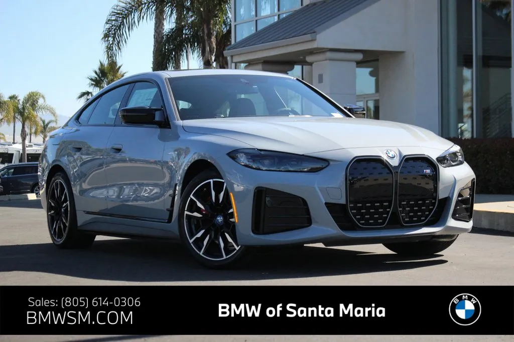 New 2024 BMW X3 xDrive30i w/ Premium Package
