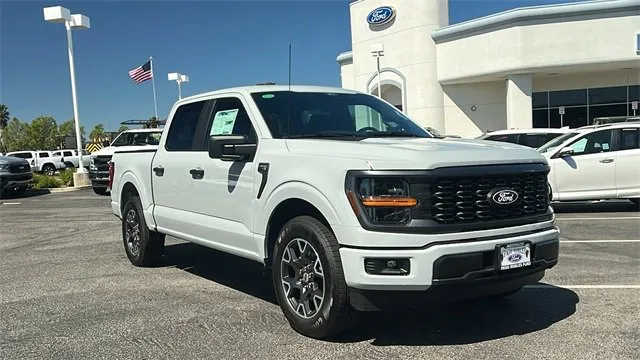 New 2024 Ford Edge SE w/ Black Appearance Package