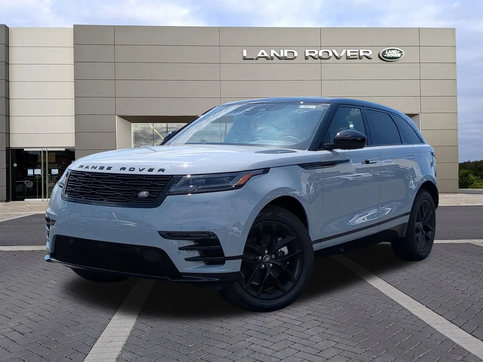 New 2024 Land Rover Discovery Sport Dynamic SE