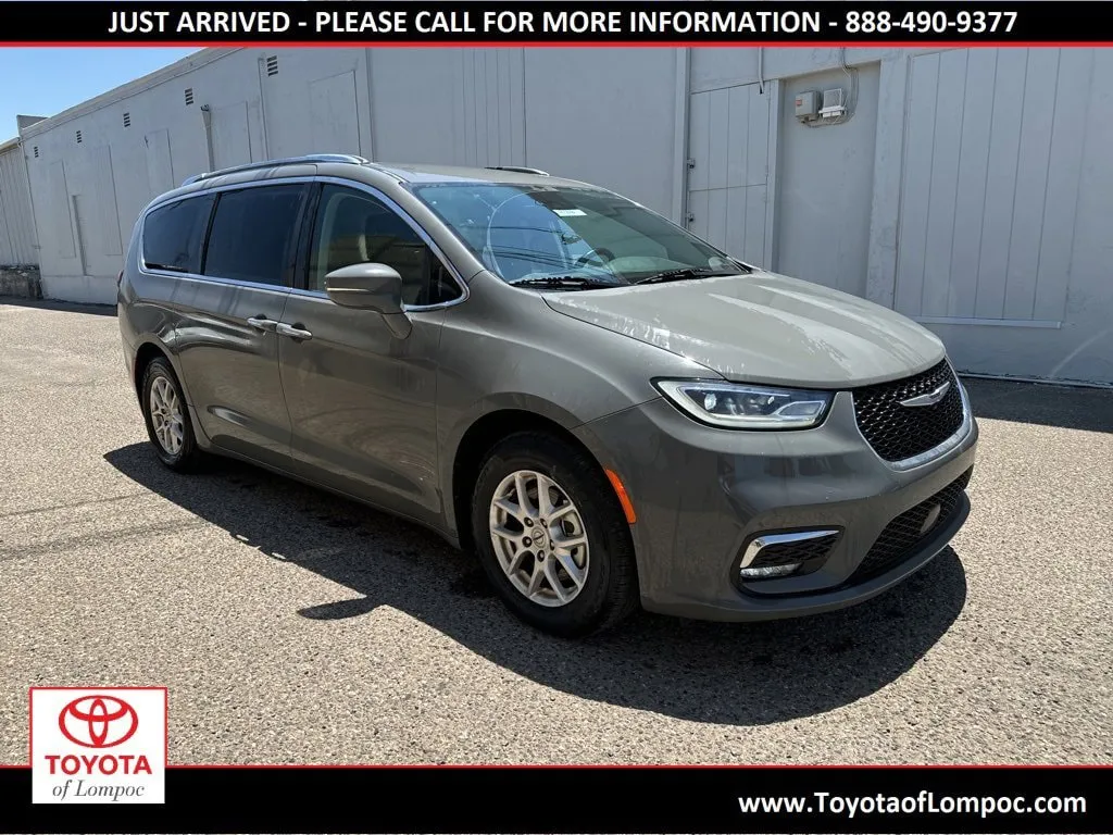Used 2022 Nissan Pathfinder SL w/ Lighting Package (N92)