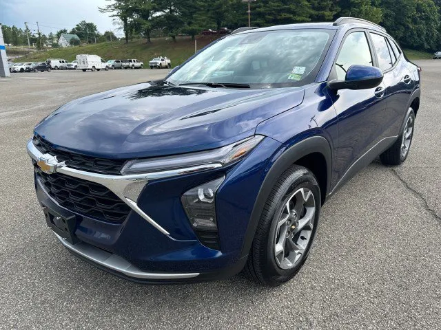 New 2024 Chevrolet Trax LT w/ LT Convenience Package