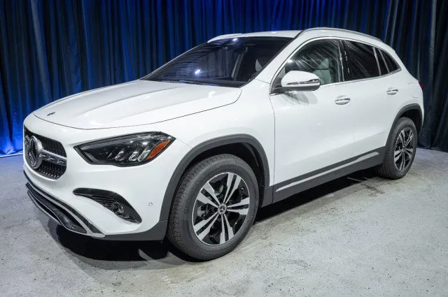 New 2024 Mercedes-Benz C 300 Sedan