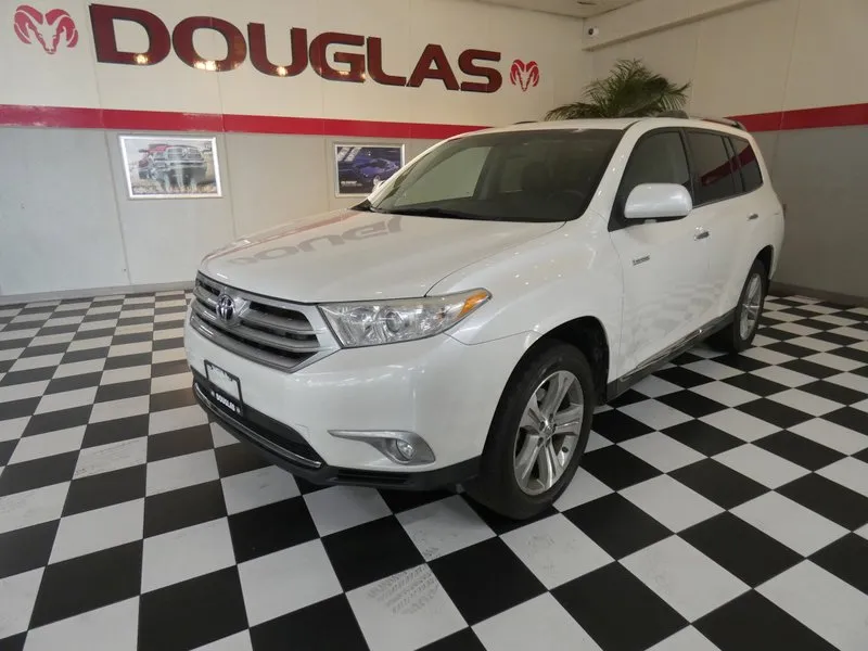 Used 2021 Nissan Versa SV