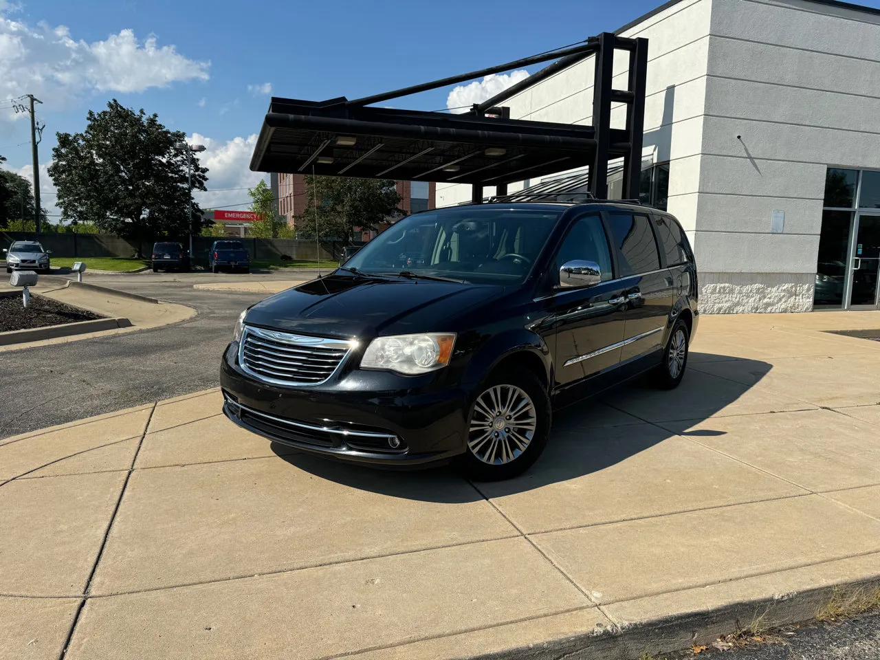 Used 2014 Chrysler Town & Country Touring-L w/ Driver Convenience Group