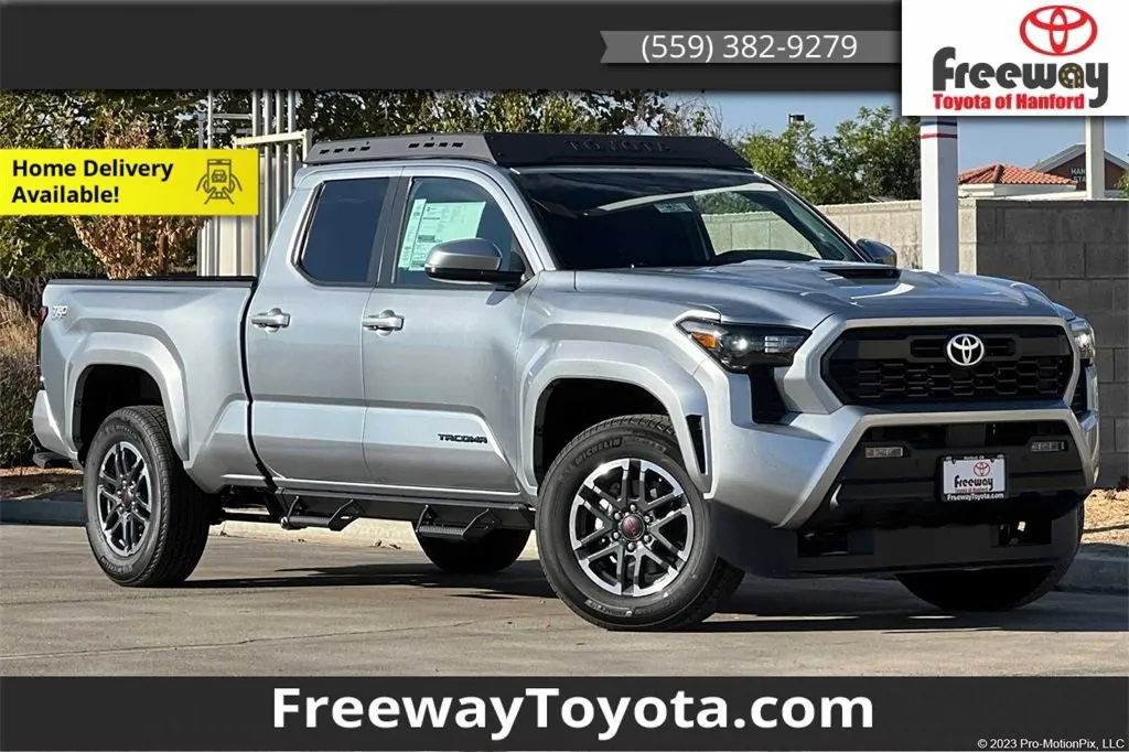 New 2024 Toyota Tacoma SR5