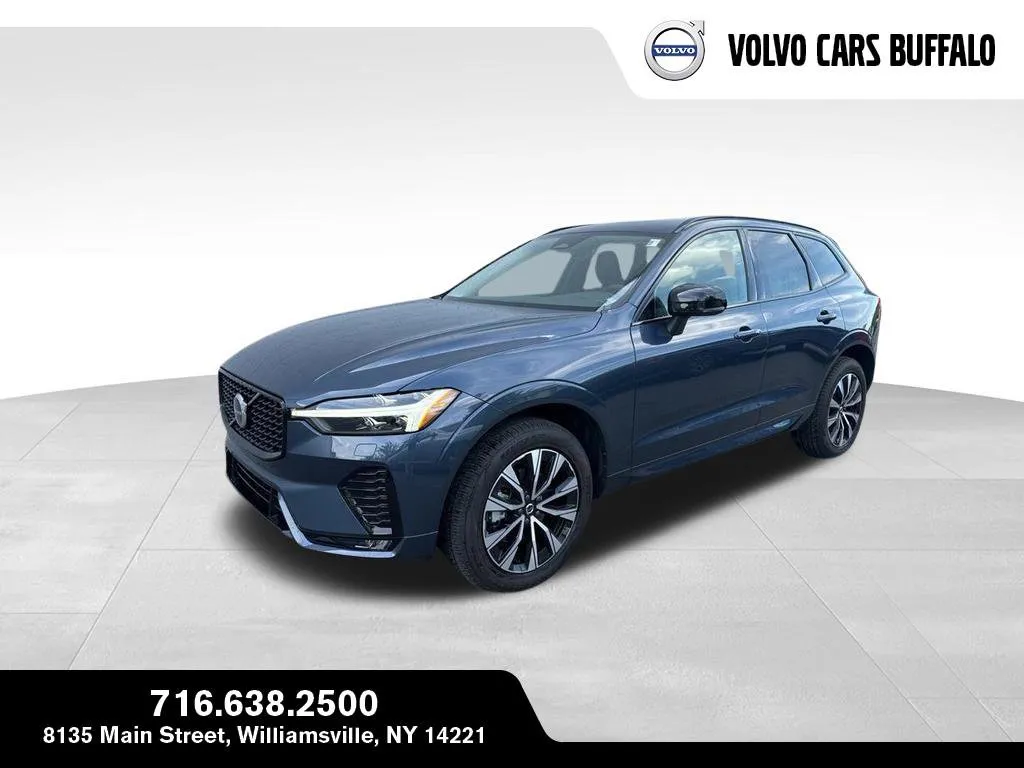 New 2025 Volvo XC40 B5 Core w/ Climate Package