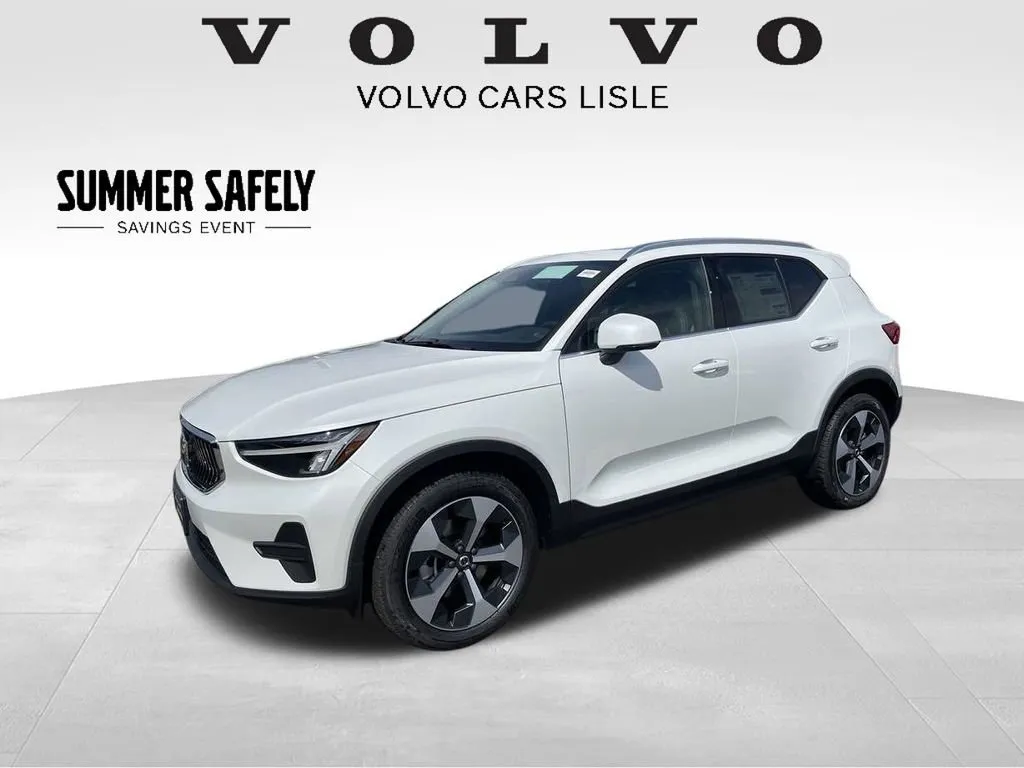 New 2025 Volvo XC40 B5 Plus w/ Climate Package