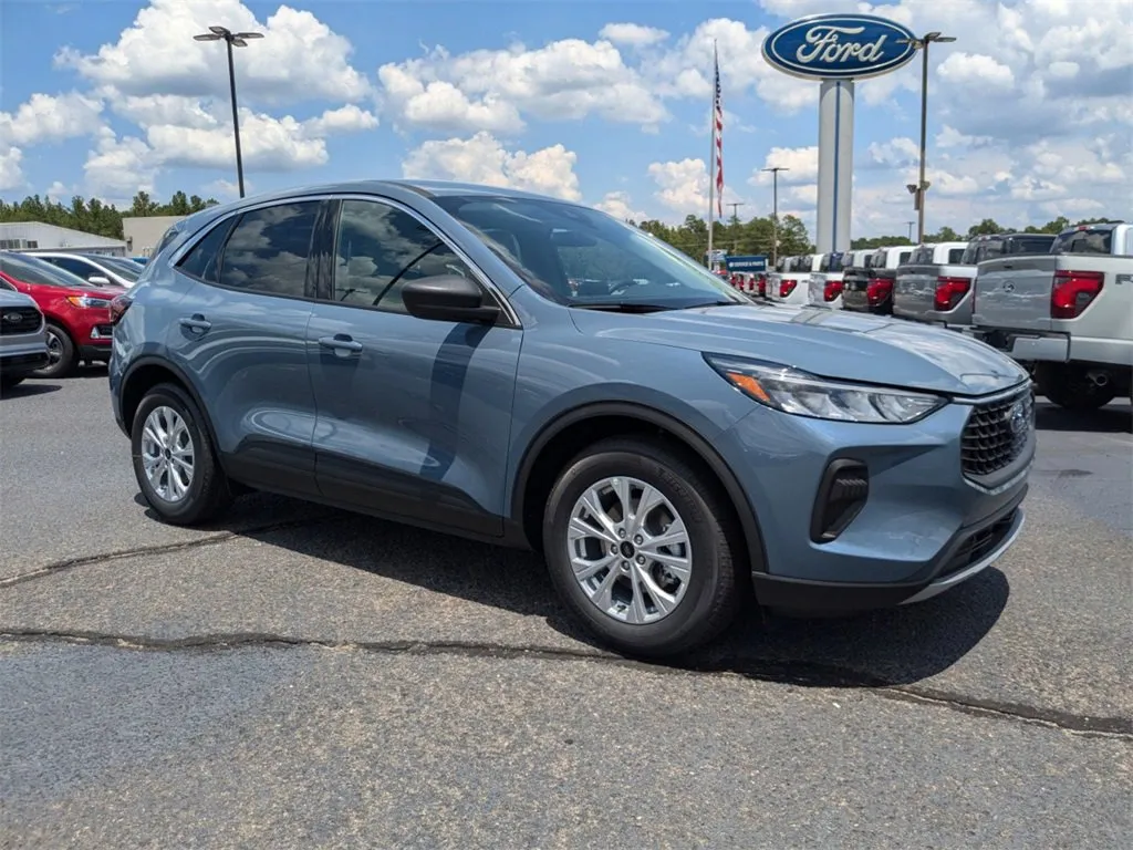 New 2024 Ford Edge SE w/ Black Appearance Package