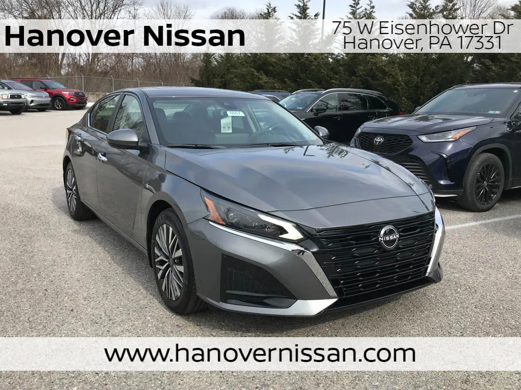 New 2024 Nissan Sentra SR w/ Lighting Package
