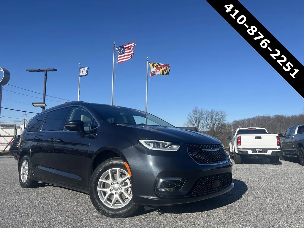 Used 2020 Jeep Cherokee Latitude Plus w/ Cold Weather Group