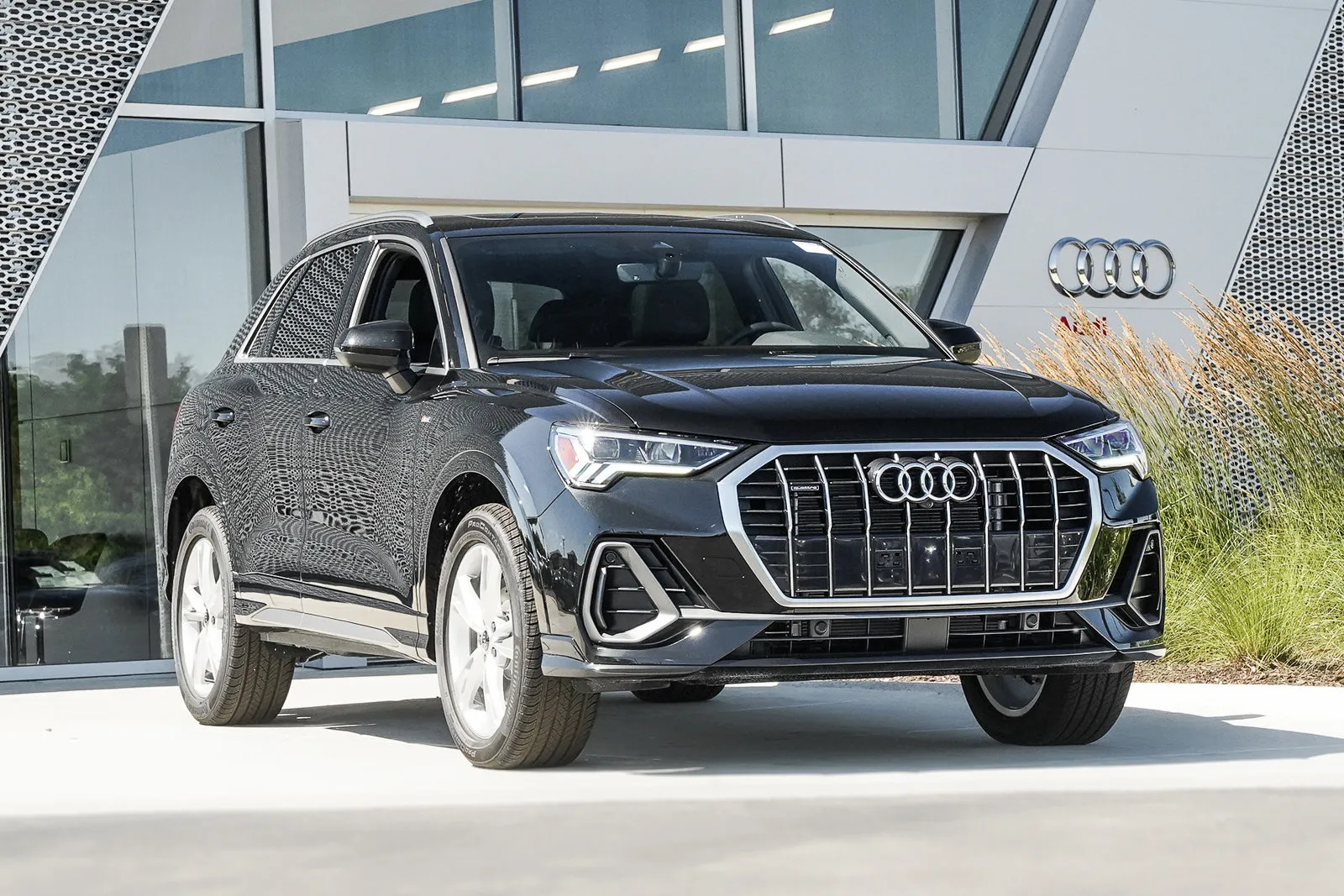 New 2024 Audi Q3 2.0T Premium Plus