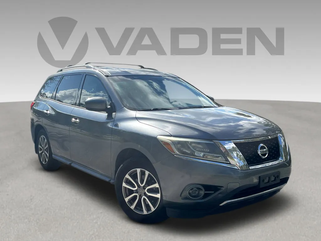 Used 2014 Nissan Rogue S w/ Convenience Package