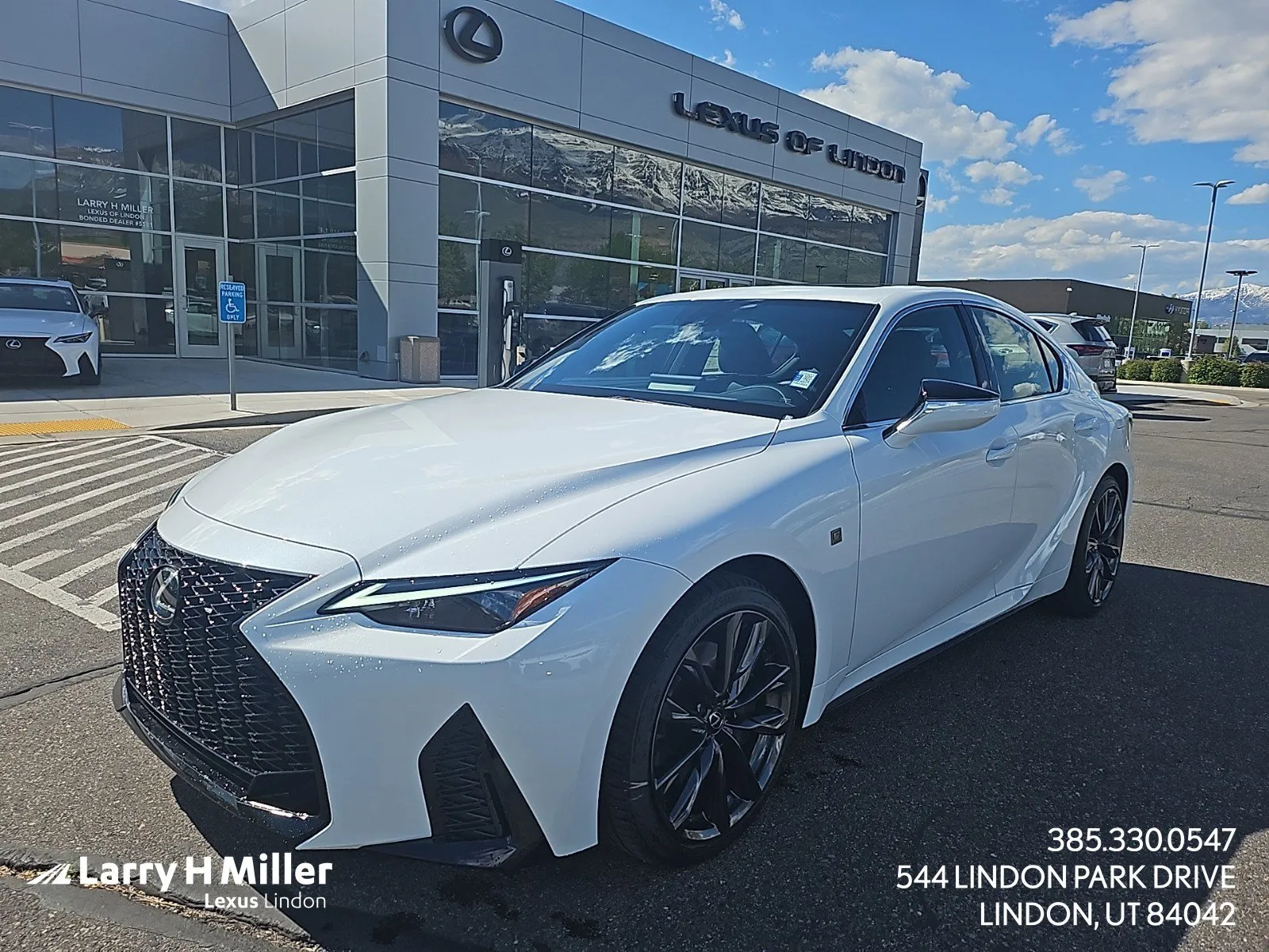 New 2024 Lexus ES 300h w/ Luxury Package