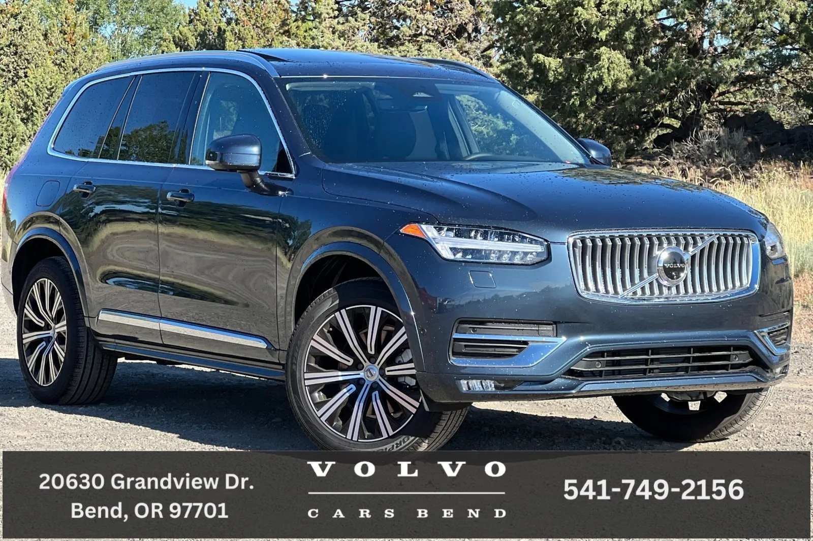 New 2024 Volvo XC40 B5 Plus w/ Climate Package