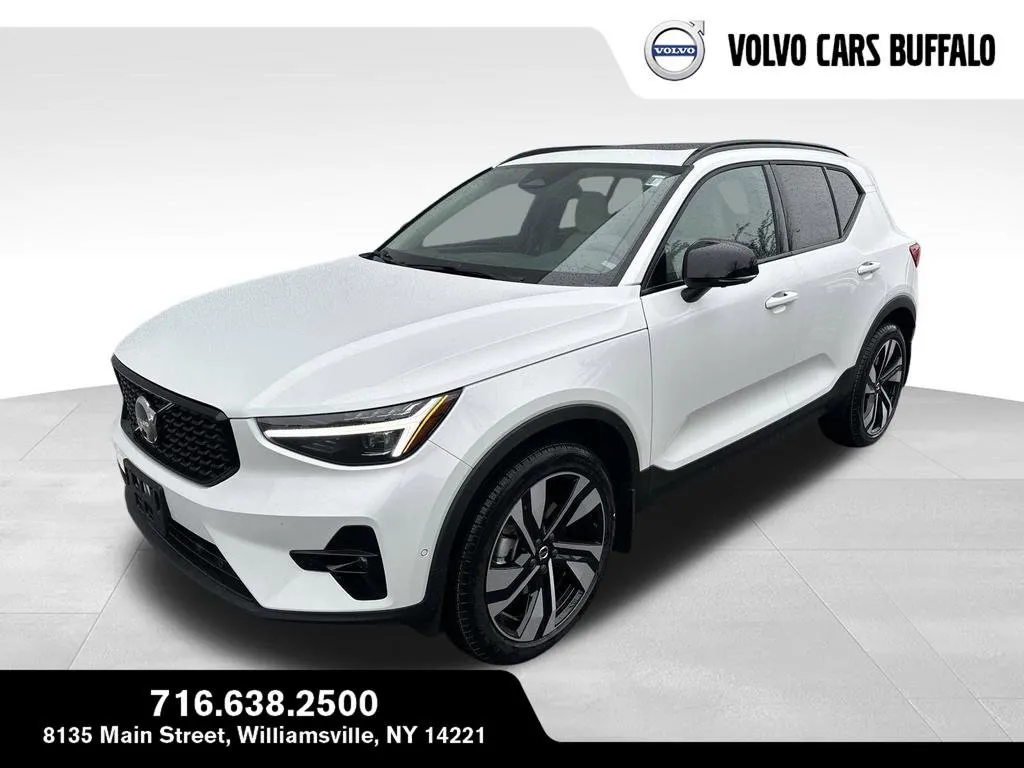 New 2025 Volvo XC40 B5 Plus w/ Protection Package Premier