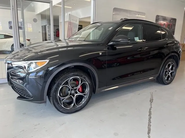 Used 2019 GMC Acadia SLT w/ LPO, Floor Liner Package