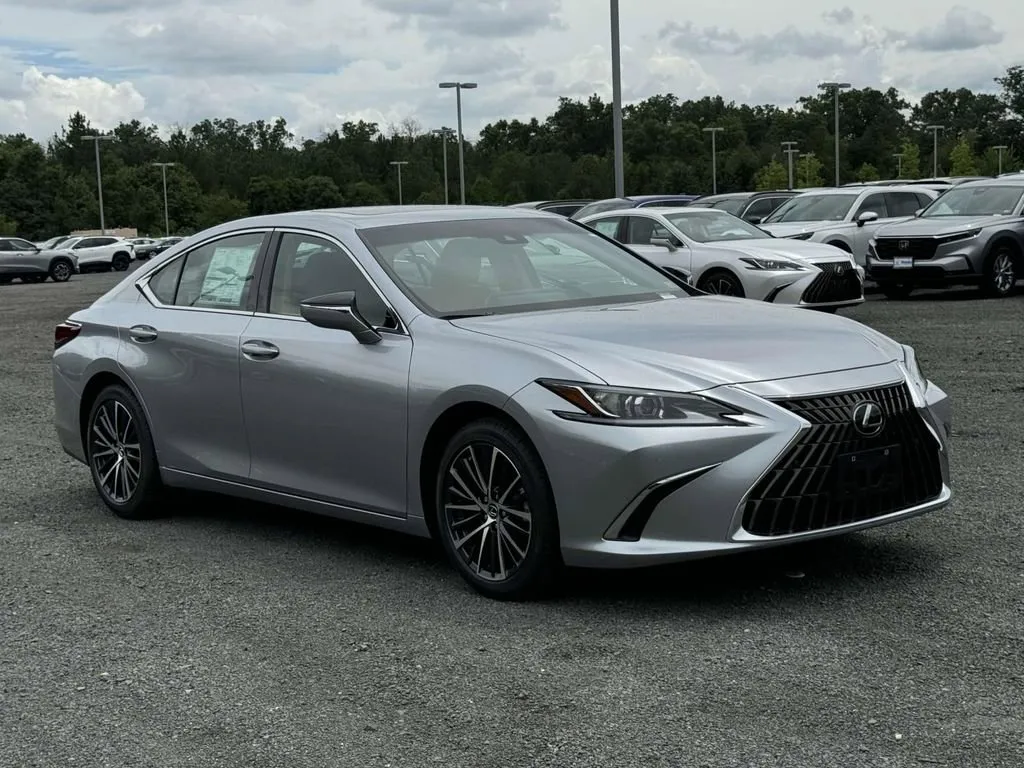 New 2024 Lexus ES 250 w/ Premium Package