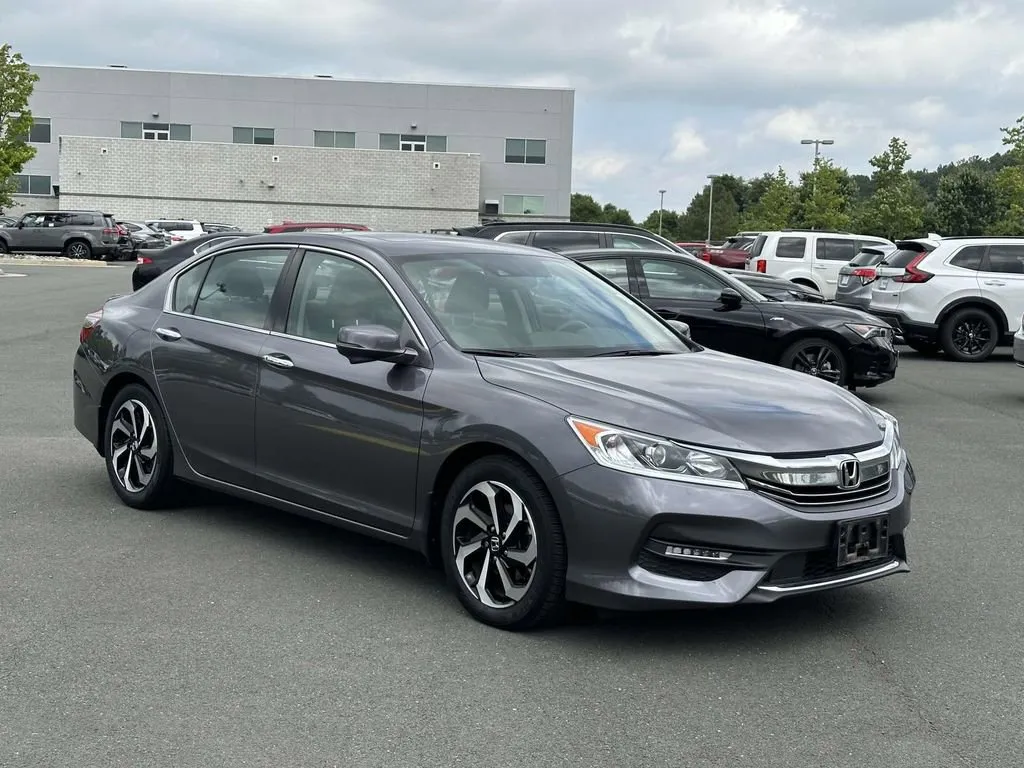 Used 2016 Toyota Camry XLE