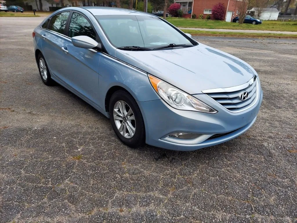 Used 2013 Chrysler 200 LX