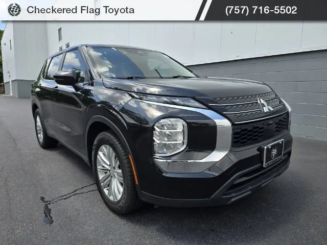 Used 2023 Nissan Kicks SR