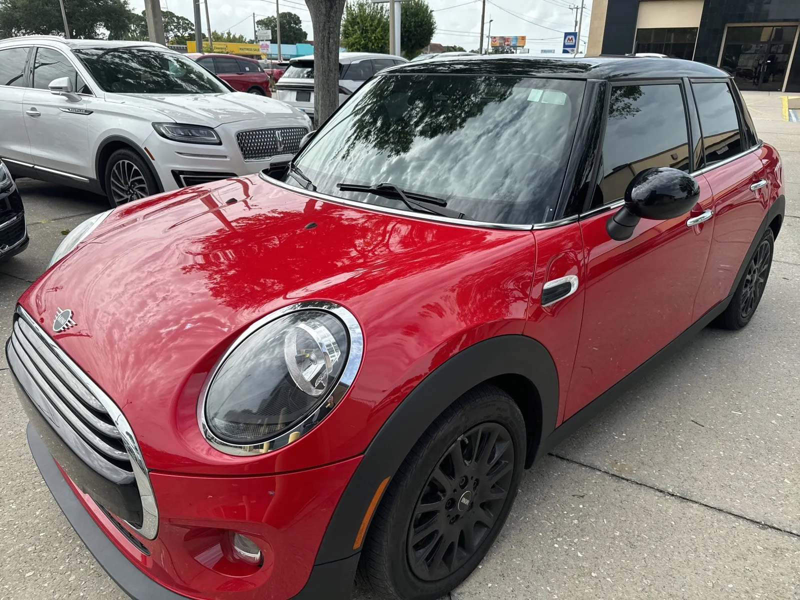 Used 2019 MINI Cooper 4-Door Hardtop w/ Signature Upholstery Package