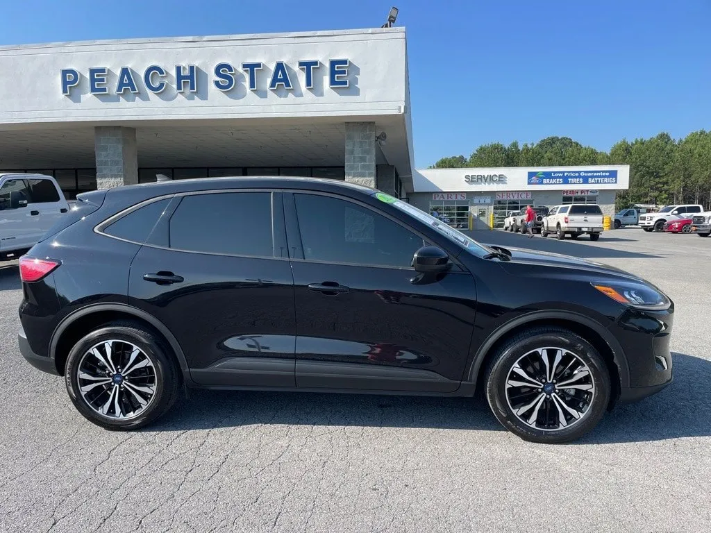 Certified 2022 Ford Escape SE w/ SE Sport Appearance Package