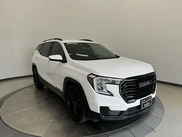 Used 2022 GMC Terrain SLE w/ Driver Convenience Package