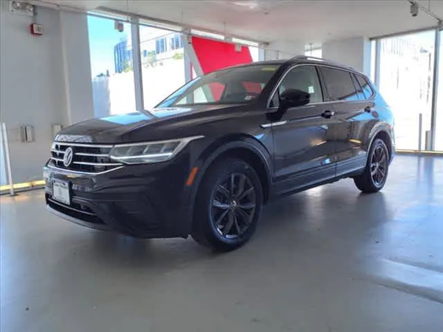 Certified 2021 Volkswagen Tiguan SE w/ Panoramic Sunroof Package